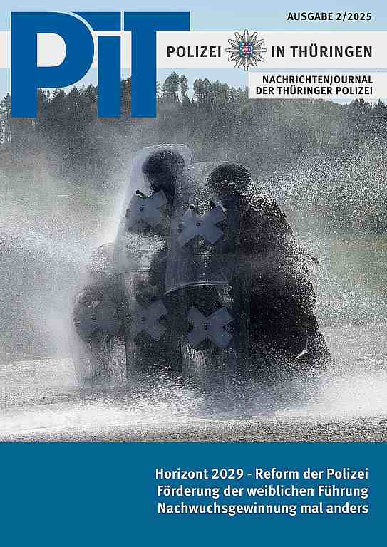 Wasserwerfer im Einsatz